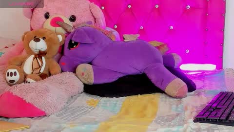 Snapshot of dahiangomezz chatting on 03.28.26 online show from 03.28.26