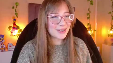 Snapshot of dahlia_rousse chatting on 06.24.26 Dahlia online show from 06.24.26