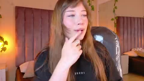 Snapshot of dahlia_rousse chatting on 07.29.26 Dahlia online show from 07.29.26
