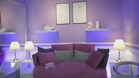 Snapshot of dahliagraey chatting on 11.11.25 Dahlia Grey online show from 11.11.25