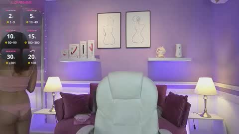 Snapshot of dahliagraey chatting on 11.20.25 Dahlia Grey online show from 11.20.25