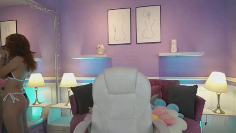 Snapshot of dahliagraey chatting on 11.26.25 Dahlia Grey online show from 11.26.25