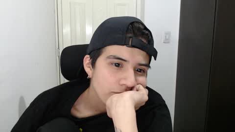 Snapshot of dahliarios chatting on 01.28.25 lorena online show from 01.28.25