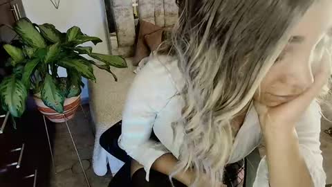 dahnia_cruz online show from 04.23.26