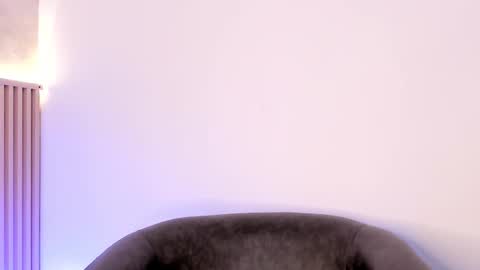 Snapshot of daiana_curly chatting on 12.14.25 Daiana online show from 12.14.25