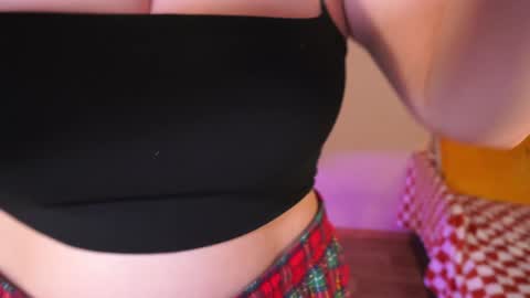 Cute DianaOnline mostly at 8pm-0000 am UK TimeTuesday and Wednesday off online show from 12.14.24