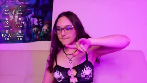 Snapshot of daihanae_ chatting on 10.18.25 Natalia  online show from 10.18.25