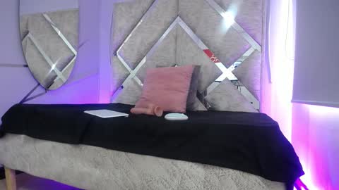 daila_ online show from 01.25.25