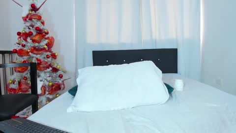 Daila Smith  online show from 12.09.24