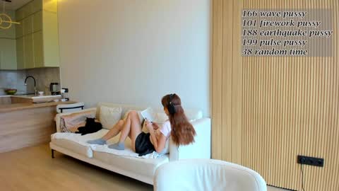 Snapshot of daily_love chatting on 10.15.25 daily_love online show from 10.15.25