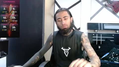 Snapshot of daimon_rock01 chatting on 09.26.25 felipe online show from 09.26.25