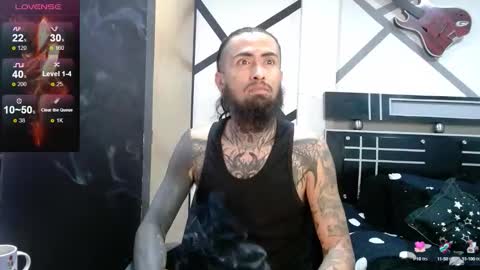 Snapshot of daimon_rock01 chatting on 10.14.25 felipe online show from 10.14.25