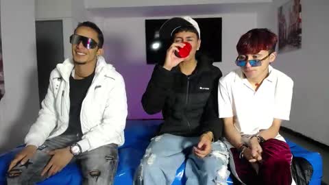 Snapshot of daiquirie chatting on 10.19.25 daiquirie online show from 10.19.25