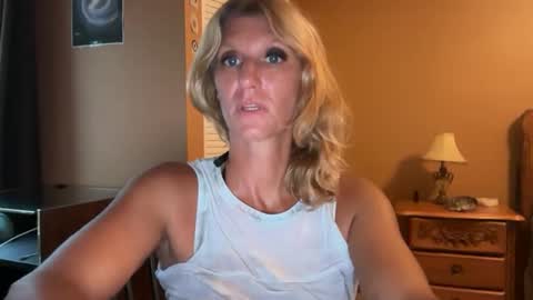 Snapshot of daisy9kat chatting on 09.10.25 Daisy137 online show from 09.10.25