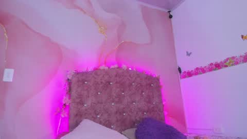 Snapshot of daisy__rose chatting on 12.31.24 Dai online show from 12.31.24