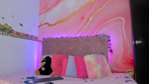 Snapshot of daisy__rose chatting on 01.27.25 Dai online show from 01.27.25