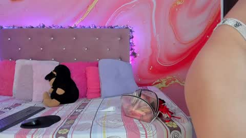 Snapshot of daisy__rose chatting on 01.28.25 Dai online show from 01.28.25