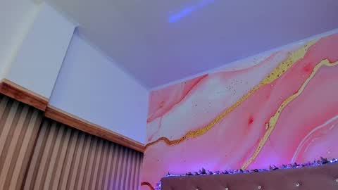 Snapshot of daisy__rose chatting on 02.25.25 Dai online show from 02.25.25