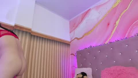 Snapshot of daisy__rose chatting on 02.26.25 Dai online show from 02.26.25