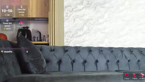 DaIsy Abby online show from 10.18.25