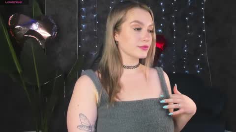 Snapshot of daisy_beckerr chatting on 03.24.26 Viickie online show from 03.24.26