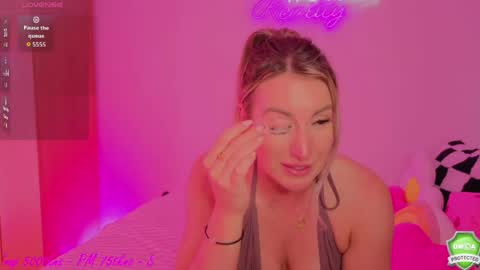 Snapshot of daisydeliciousxx chatting on 05.11.26 DaisyDeliciousxx online show from 05.11.26