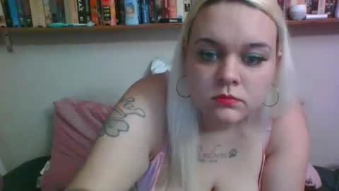 Snapshot of daisytucson chatting on 12.05.24 DaisyTucson online show from 12.05.24