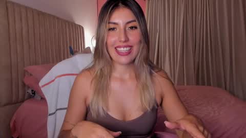 Snapshot of dakota_clark chatting on 03.07.25 Helloo HAPPY NEW YEAR Ill be back soon online show from 03.07.25