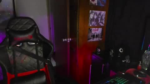 Snapshot of dakota_crab chatting on 02.23.25 Dakota Crab online show from 02.23.25