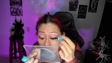 Snapshot of dakota_crab chatting on 11.21.25 Dakota Crab online show from 11.21.25