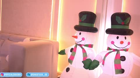 Snapshot of dakota_leex chatting on 11.26.25 dako online show from 11.26.25