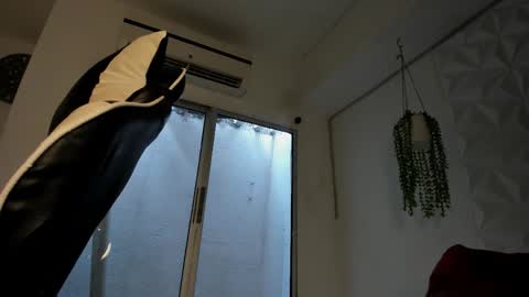 dakota_x18 online show from 09.23.25