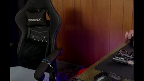 Snapshot of dakotadixxon chatting on 02.20.25 Dakota Dixxon online show from 02.20.25