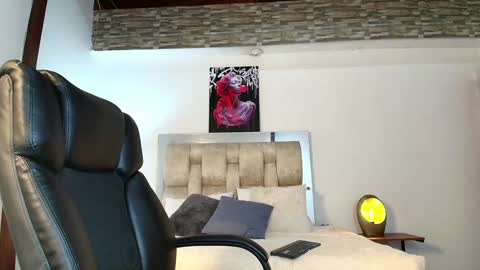 dakotarobbins_ online show from 01.05.25