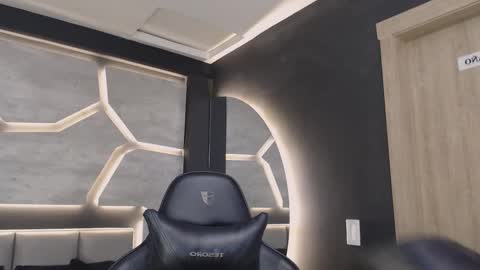 Dakota  online show from 12.02.25