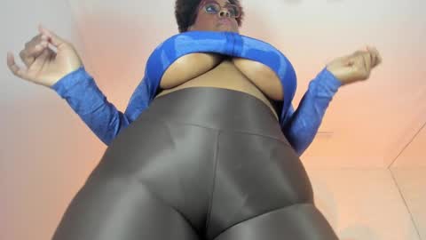 Snapshot of dakotasexshow2 chatting on 02.14.25 Dakota Sex Show online show from 02.14.25