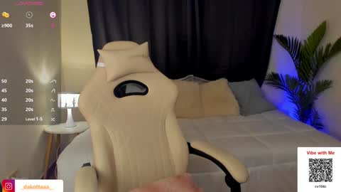 dakottaa__ online show from 12.22.24