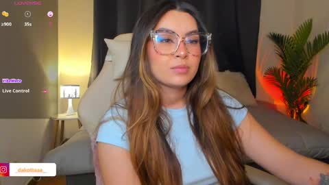 dakottaa__ online show from 04.04.26