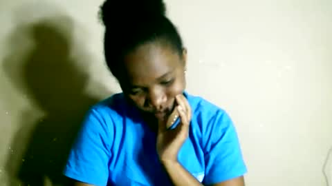 Snapshot of daliabella chatting on 11.15.25 daliabella online show from 11.15.25