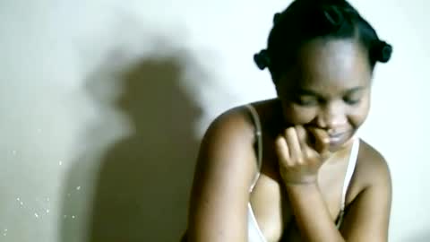 Snapshot of daliabella chatting on 11.16.25 daliabella online show from 11.16.25