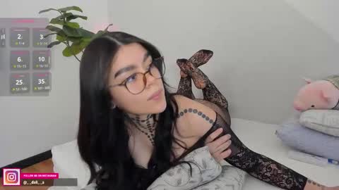 Snapshot of daliapunkt chatting on 10.29.25 Dalia online show from 10.29.25