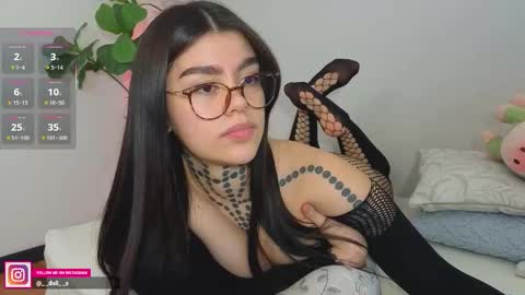 Snapshot of daliapunkt chatting on 11.24.25 Dalia online show from 11.24.25