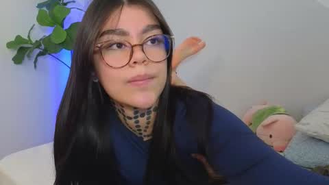 Snapshot of daliapunkt chatting on 12.13.25 Dalia online show from 12.13.25