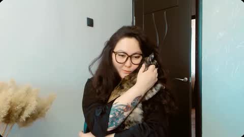 Snapshot of dalidayes chatting on 10.05.25 Dali online show from 10.05.25