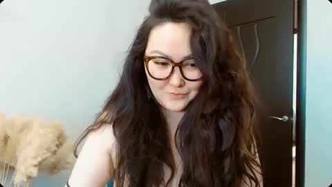 Snapshot of dalidayes chatting on 10.21.25 Dali online show from 10.21.25