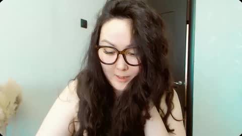 Snapshot of dalidayes chatting on 02.04.26 Dali online show from 02.04.26