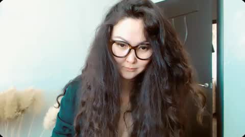 Snapshot of dalidayes chatting on 02.14.26 Dali online show from 02.14.26