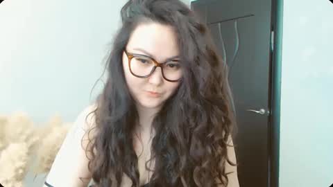 Snapshot of dalidayes chatting on 02.22.26 Dali online show from 02.22.26