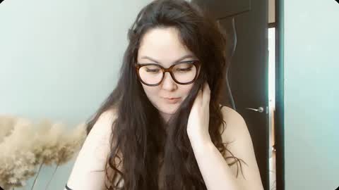 Snapshot of dalidayes chatting on 02.28.26 Dali online show from 02.28.26