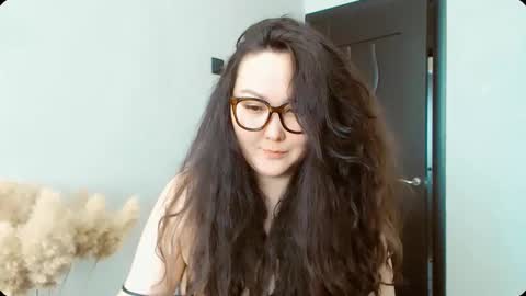 Snapshot of dalidayes chatting on 03.14.26 Dali online show from 03.14.26